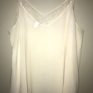 Torrid Top cream tank with embroidered detail